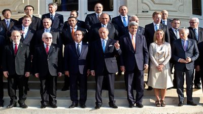 مؤتمر باريس يقدم للعراق مساعدات عسكرية مناسبة