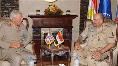 الفريق محمود حجازى يلتقى مستشار رئيس أركان الدفاع البريطانى