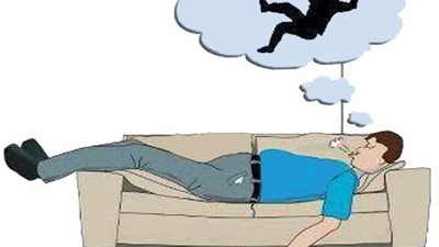 لماذا نشعر بالسقوط أثناء النوم؟