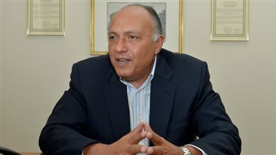 شكري يلتقي بوزير الصناعة والطاقة والسياحة الإسباني