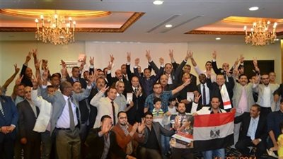 الجاليات المصرية تعرب عن غضبها لعدم بيع شهادات قناة السويس لهم