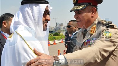 الفريق أول صدقى صبحى يستقبل نائب القائد الأعلى للقوات المسلحة الإماراتية 