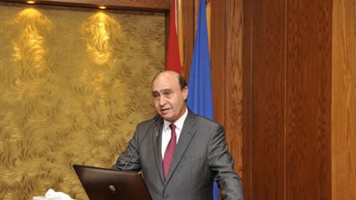 عبور 63 سفينة بقناة السويس أمس الأربعاء