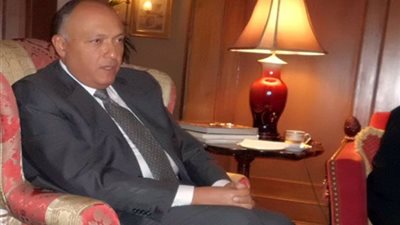 شكري يصل إلي مدريد للمشاركة في المؤتمر الوزاري حول ليبيا