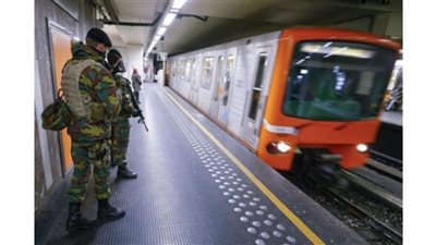 إعادة فتح محطة مترو في لندن بعد فحص سيارة مشتبه بها