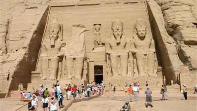 تشجيعا للسياحة.. مجسم صغير هدية لأول زائر لمعبد فرعوني في يوم السياحة العالمي