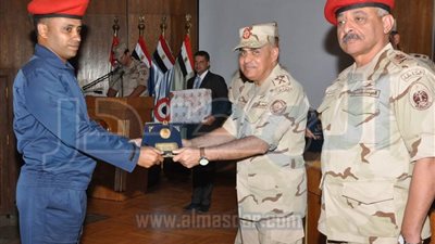 الفريق أول صدقى صبحى يلتقى قادة وضباط وجنود الشرطة العسكرية