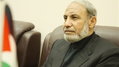 مسؤول بحماس: الفلسطينيون يقررون المضي في محادثات وقف اطلاق النار بالقاهرة