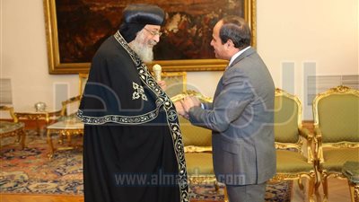 ننشر صور لقاء السيسي بالبابا تواضروس ووفد كنسي