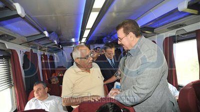 وزير النقل يعاين قطار 