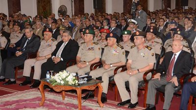 الرئيس السيسي يطلق مبادرة لرعاية 