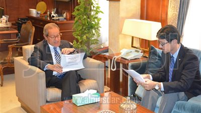 وزير التجارة يلتقى رئيس شركة نيسان العالمية