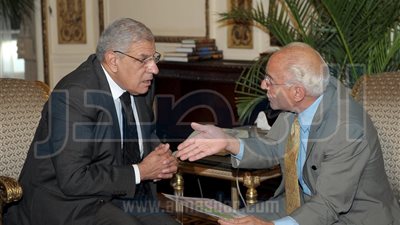 فاروق الباز: مشروع قومى لزراعة نحو 750 ألف فدان فى صعيد مصر