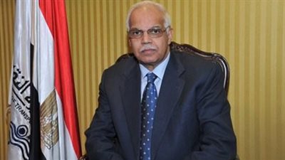 محافظ القاهرة يتفقد 30 أتوبيس مكيف جديد