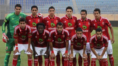 فريق الأهلى يصل ستاد القاهرة لمواجهة القطن الكاميرونى 