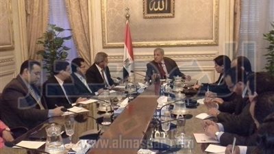 محلب يلتقي وزير الشباب و 6 معاونين للوزير