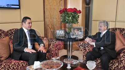 موفد الرئاسة يُقدم التهنئة لسفير المملكة بمناسبة اليوم الوطني 