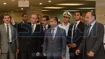 بالصور: وزيرا الطيران والاثار يتفقدان موقع إنشاء متحف داخل مطار القاهرة