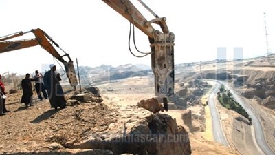 محافظ القاهرة :فتح طريق المقطم امام حركة المرور