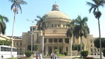 الأمن الإداري يخلي جامعة القاهرة من الطلاب واختفاء “فالكون”