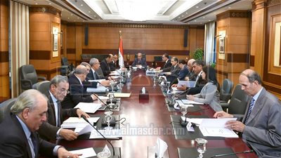 شريف إسماعيل يرأس اجتماع اللجنة الوزارية الاقتصادية