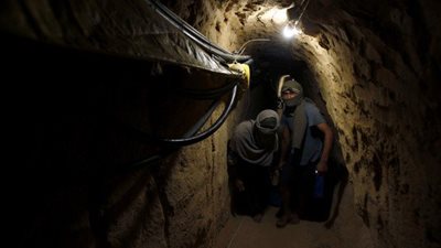 استشهاد ضابط وصف ضابط بقوات حرس الحدود إثر انهيار نفق 