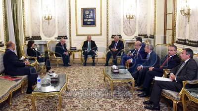 رئيس الوزراء يبحث تعزيز التعاون بين مصر والأردن في السياحة والنقل