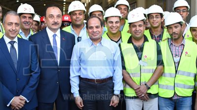 السيسي يتفقد مصنع إنتاج الحلقات الخرسانية بمشروع الأنفاق