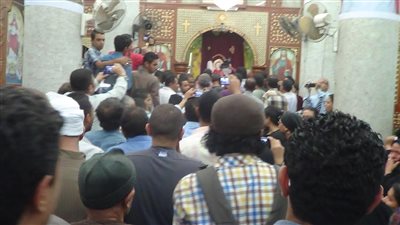 صراخ وعويل فى تشييع جنازة 