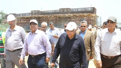 وزير النقل يتفقد خدمة القطارات.. ويؤكد: خطة لصيانة 185 محطة