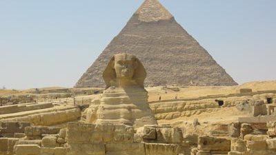  صحفية  بمجلة 