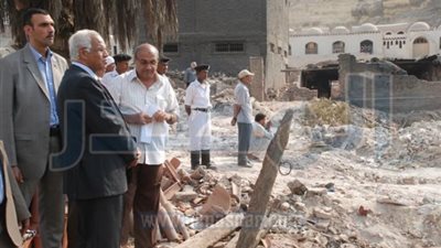 محافظ القاهرة يشرف علي ازالة التعديات عن منطقة الفواخير ببطن البقرة