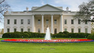 اعتقال أمريكي يقفز من فوق سياج 