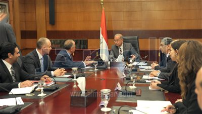 رئيس الوزراء: الاعتماد على المكونات المحلية للحد من الاستيراد