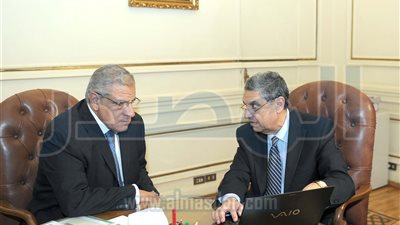 وزير الكهرباء : 28 شركة تقدمت لتوريد 10 مليون لمبة 