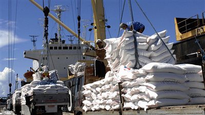 مصر توافق على تخفيض رسوم عبور بواخر أردنية بـ 50%