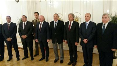 وزير الزراعة يلتقي وزير الدفاع المجري على هامش زيارته الأوروبية