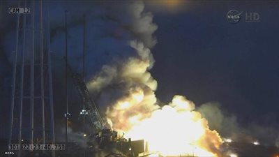 صاروخ فضائي ينفجر بعد ثوان من انطلاقه بولاية 