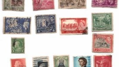 ضبط محاولة لتهريب طوابع بريد آثرية بمطار القاهرة