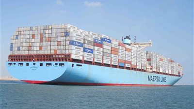 48 سفينة تعبر قناة السويس بحمولة 2 مليون و 400 ألف طن