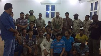 القوات الخاصة الليبية تحرر 23 مصريًا مختطفين في البريقة (صورة)