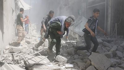 مصرع 12 شخصا فى قصف لطائرات حربية على حلب