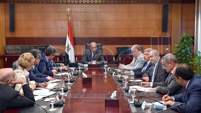 رئيس الوزراء يؤكد دعم مصر لترشيح مشيرة خطاب لمنصب مدير اليونسكو