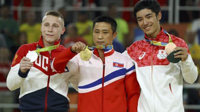 الكوري الشمالي ري جوانج يفوز بذهبية حصان الوثب للجمباز