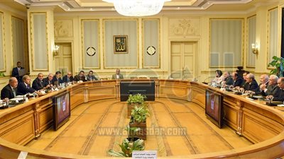 الحكومة: خفض معدل البطالة إلى 12,5% وزيادة معدل النمو إلى 4,5%