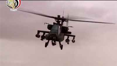 فيديو: القوات الجوية تدمر 9 عربات محملة بالأسلحة بمنطقة الرجم الكبير