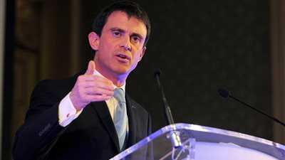 رئيس الوزراء الفرنسي يؤيد حظر 