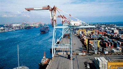 وصول 61 ألف طن بوتاجاز وبضائع لموانئ 
