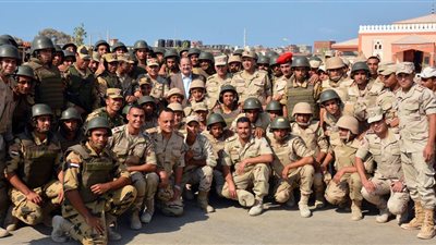 وزير الدفاع: لا تهاون في مواجهة قوى الشر (صور)