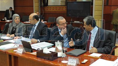 الموافقة على قانون  تفضيل المنتجات الصناعية المصرية في العقود الحكومية